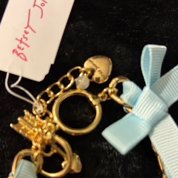 Betsey Johnson Christmas Charm Bracelet with Blue Ribbon NWT - Picture 6 of 8